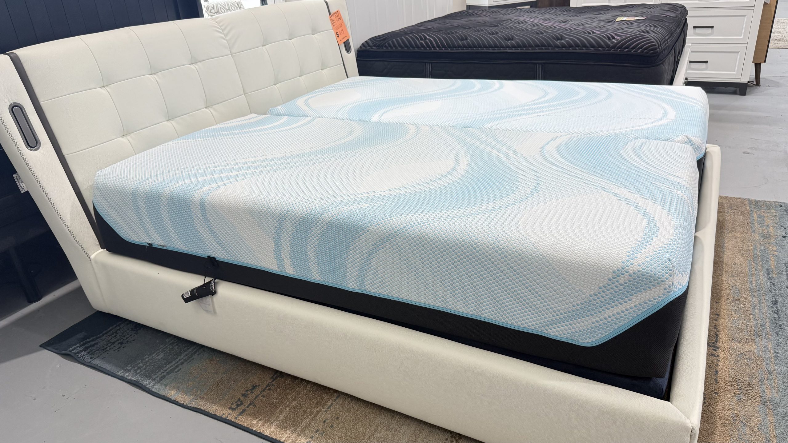 Tempur-pedic Luxe Breeze Soft 2.0 Split King Mattress - Image 3