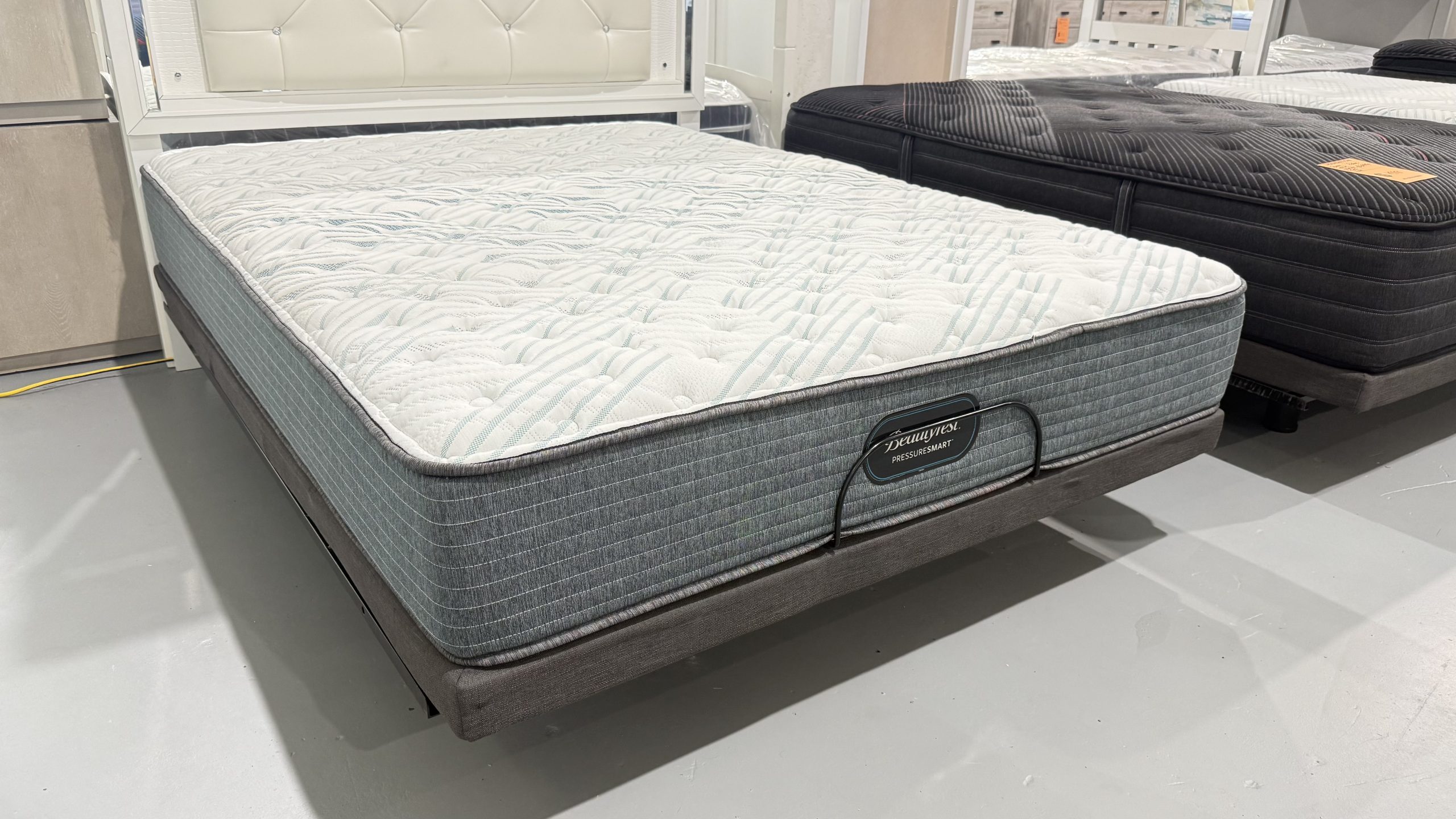 Simmons Beautyrest Pressure Smart 11" Firm Queen Mattress - Image 2