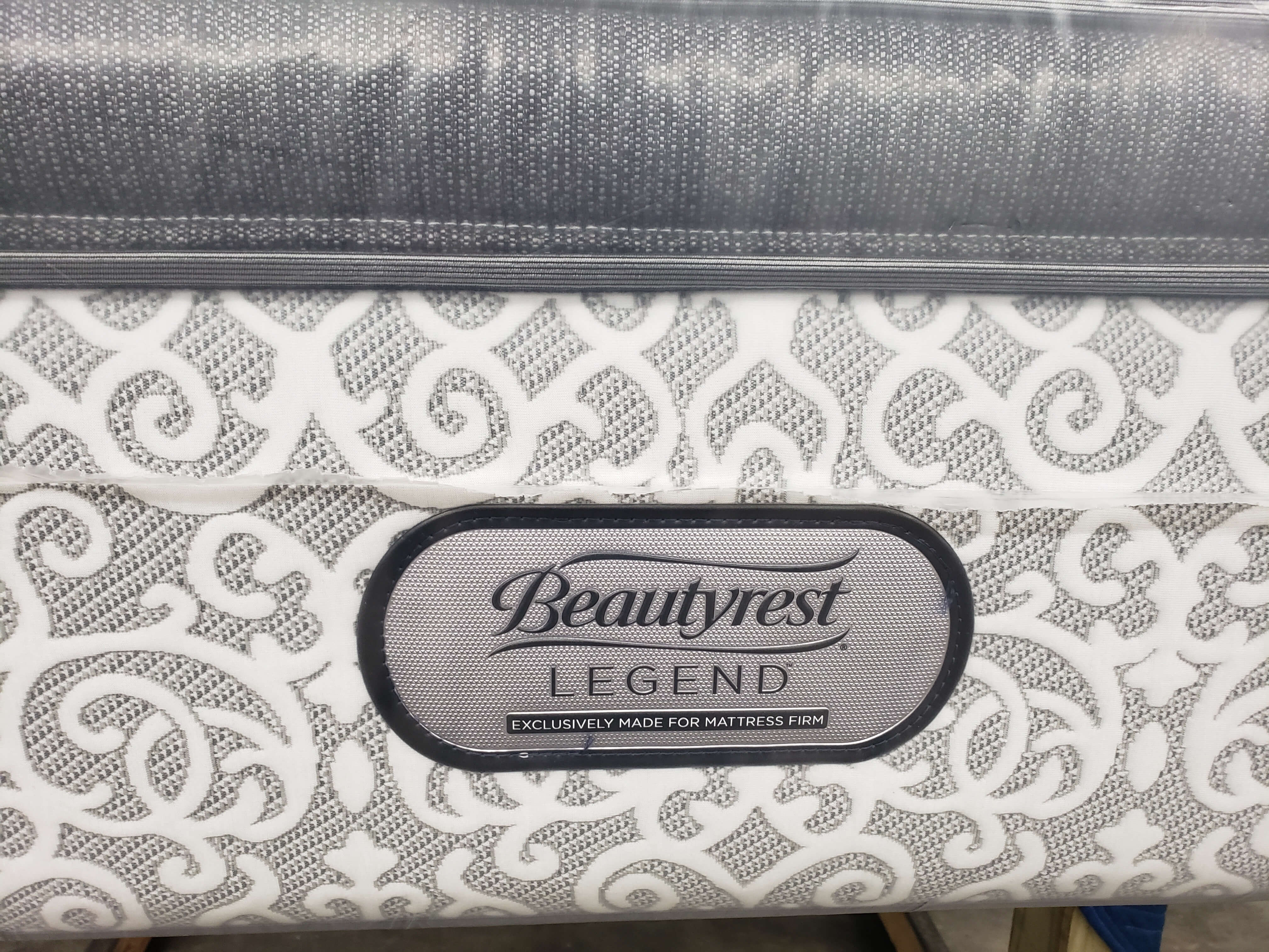 Simmons Beautryrest Legend Bradford 16.8" Pillowtop Queen Mattress