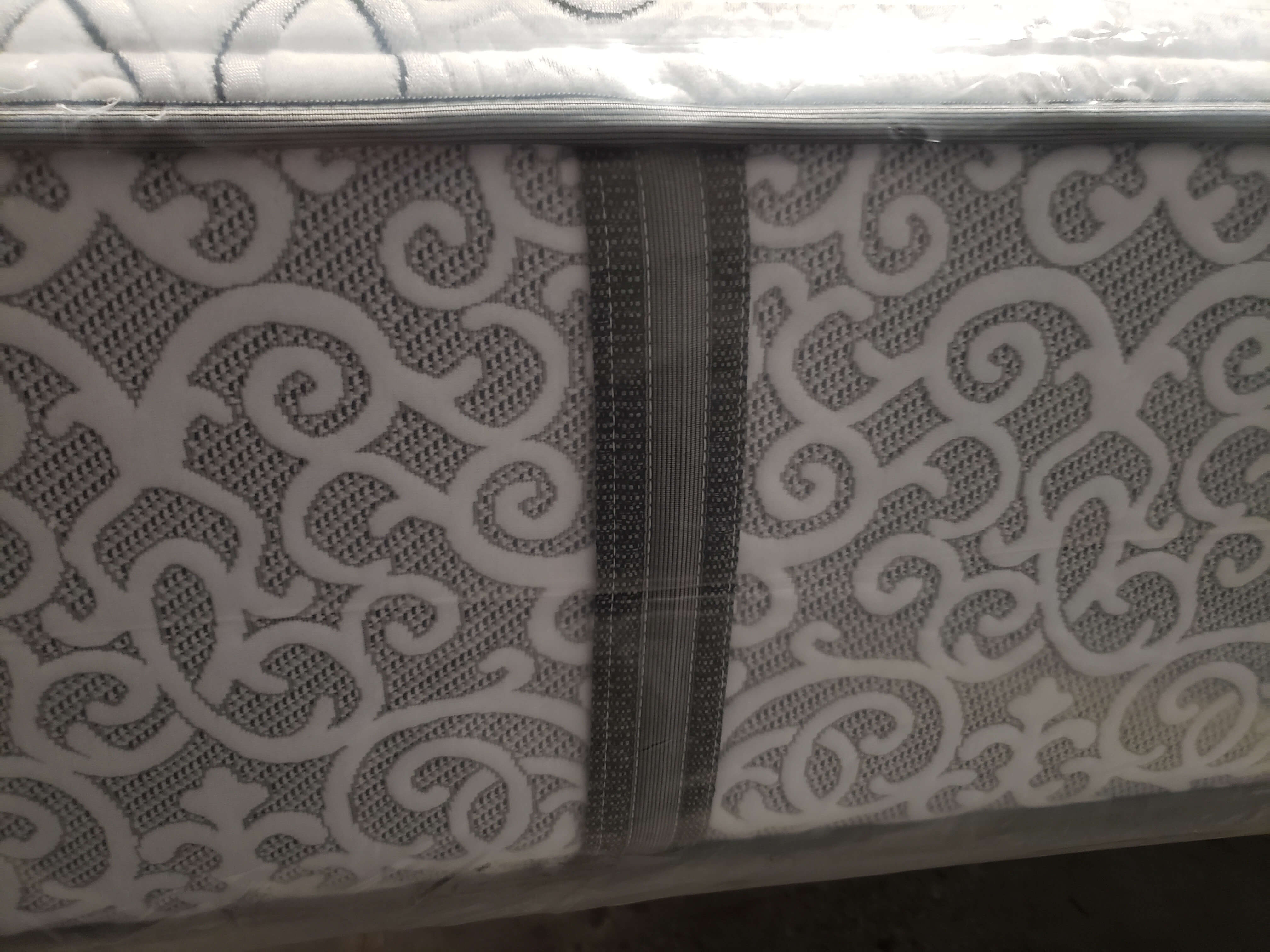 Simmons Beautyrest Legend Garrison 14.7" Extra Firm Queen Mattress